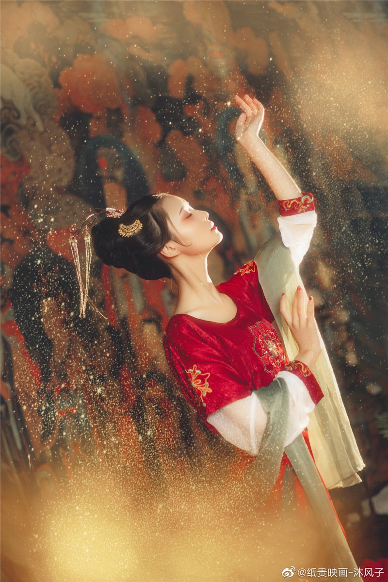 JUNEISME1's tweet photo. Hanfu clothing is the traditional clothing of the Han Chinese.
so beautiful!(pictures from weibo is authorized.)#China https://t.co/cFlvY4gSeX