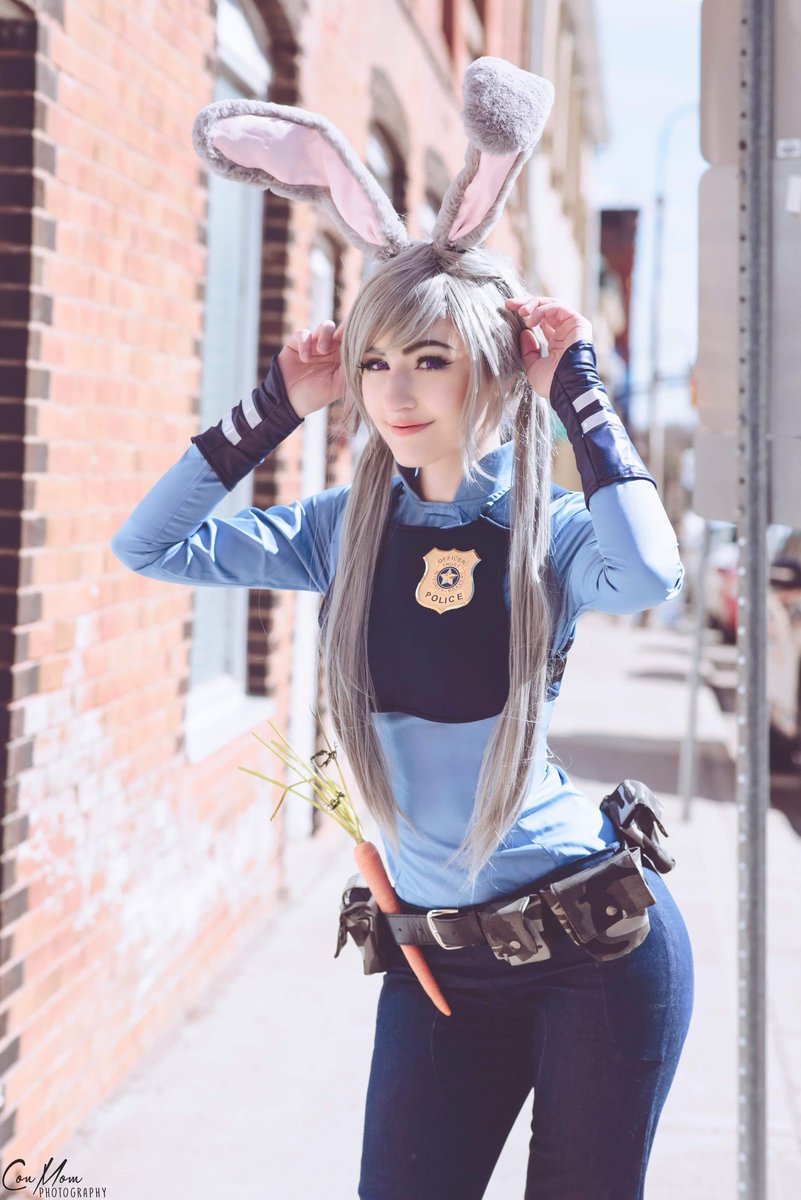 luxlo_xo's tweet photo. Officer Hopps throwback! 😊🐰

Photos by conmomphotography cos from miccostumes https://t.co/FlPTQBl4u5