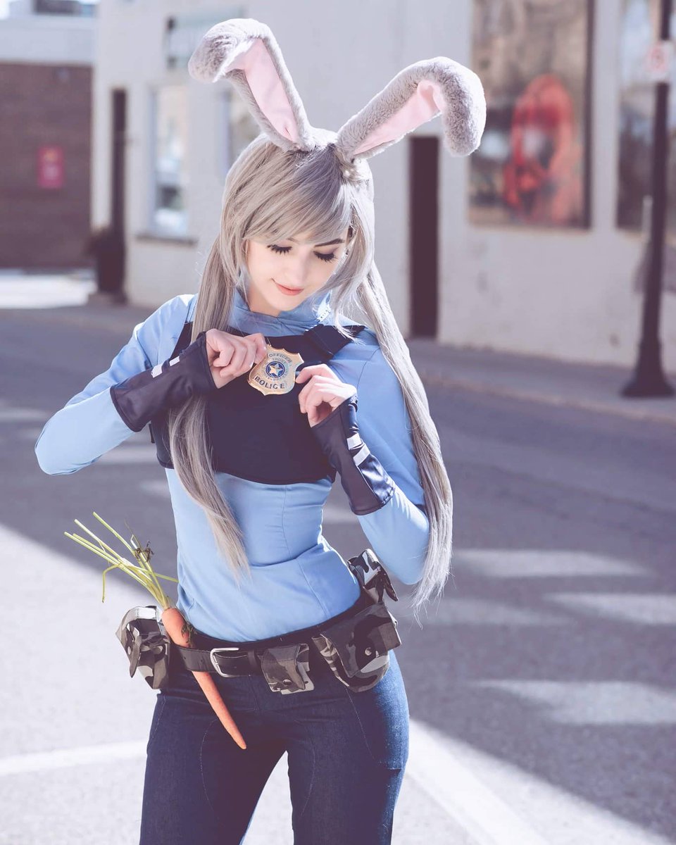 luxlo_xo's tweet photo. Officer Hopps throwback! 😊🐰

Photos by conmomphotography cos from miccostumes https://t.co/FlPTQBl4u5