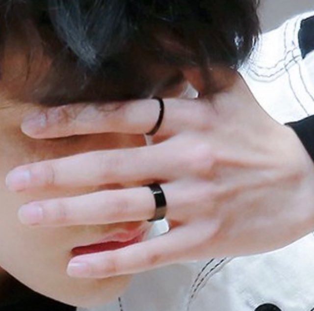 seonghwa’s beautiful hands ; a thread