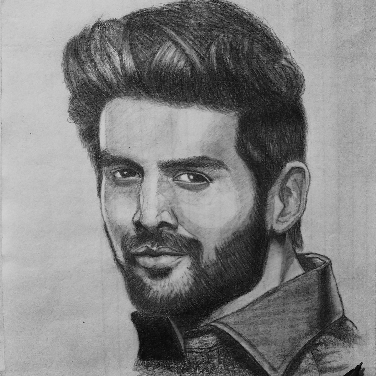 Sibbu17arts's tweet photo. @TheAaryanKartik 🤩
.
#sketch #sketchbook #KartikAaryan #acotor #drawing #Pencildrawing #potrait #ArtistOnTwitter #SaraAliKhan #Favorite https://t.co/wEhG1v4tiR