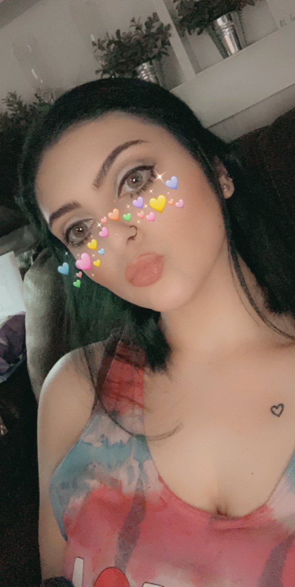 h0ly_trinity's tweet photo. Been a hot minute since ya girl wore makeup. 😍 #IBuiltMe https://t.co/AJSCXlSkqR