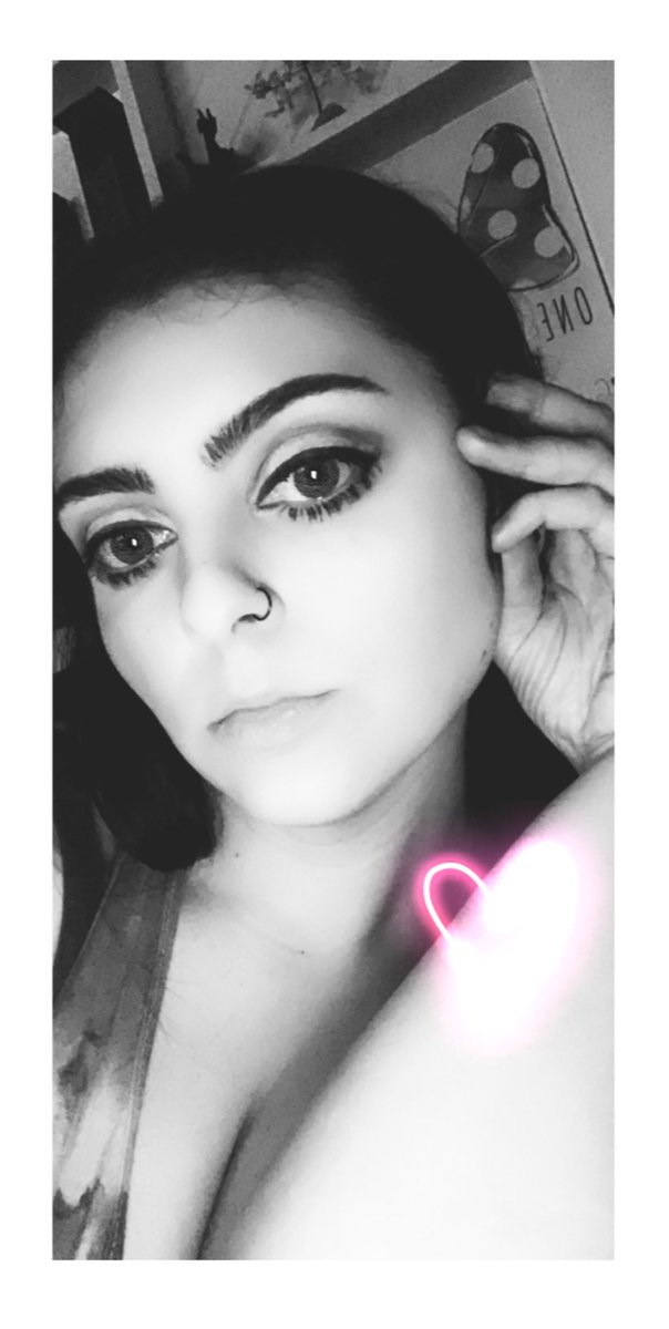 h0ly_trinity's tweet photo. Been a hot minute since ya girl wore makeup. 😍 #IBuiltMe https://t.co/AJSCXlSkqR