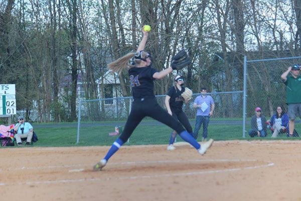 KD Softball tweet media