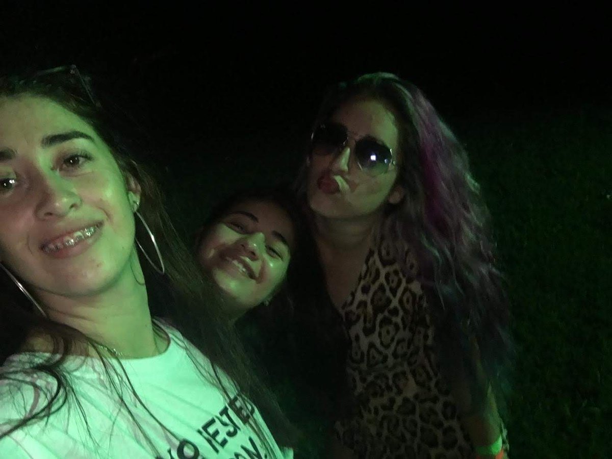 <a href="/DesmadreArg/">D E S M A D R E</a> Mis hnas quebráron  <a href="/GiseSosa14/">Gi Sosa</a>  <a href="/Diaz_salmaa/">🍒</a>