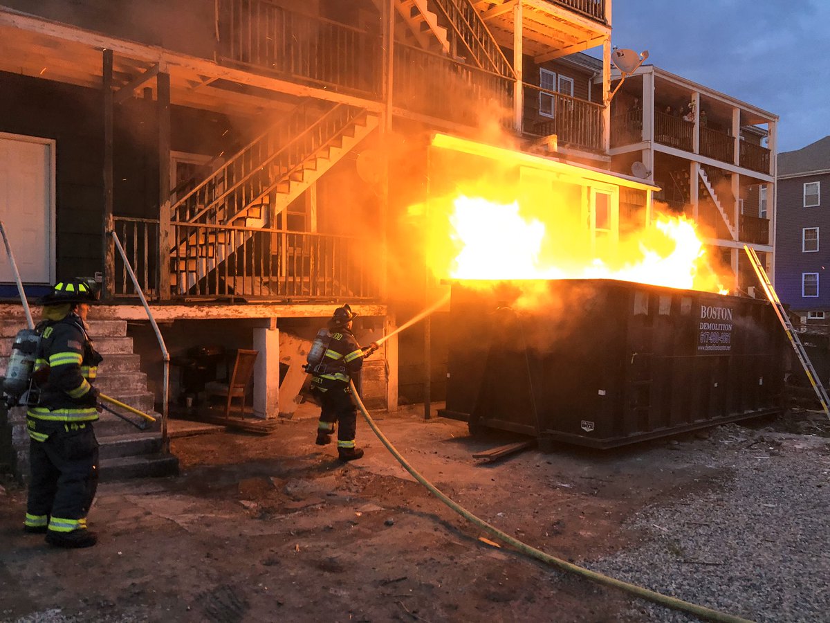 CfkJr's tweet image. Another day at the office #Truck1 #Engine2 #Engine3