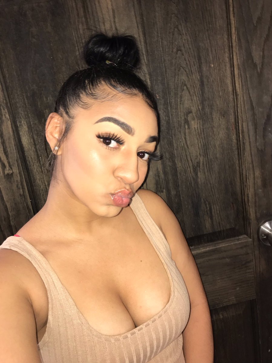 Laa_tylaa's tweet photo. happy easter😽 https://t.co/X7AfYPyzXU