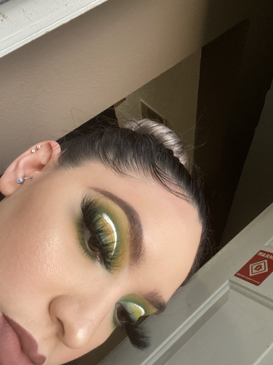 lupita_gaitan17's tweet image. Happy Easter 🐇🐇 #morphe #jamescharlespalette @jamescharles @morphebrushes  @plouise1 #plouisebase