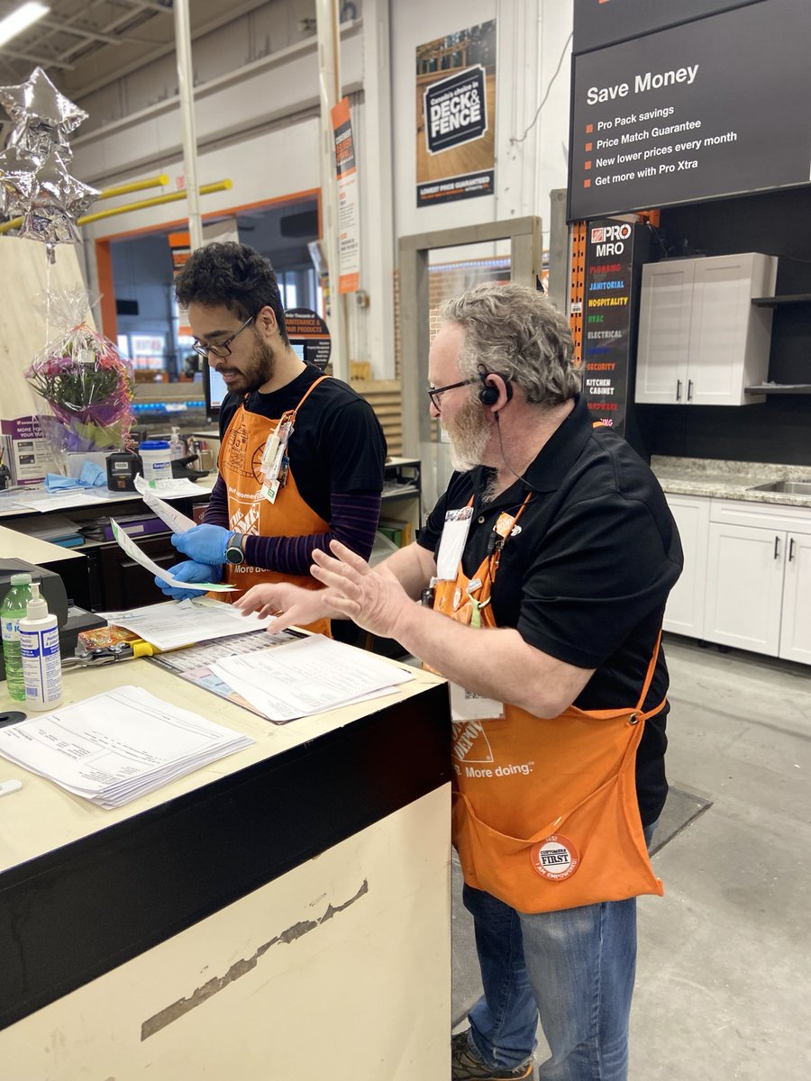 JamalHamadPro's tweet photo. Thank you to all our front line associates all over Canada/US/Mexico for making it happen everyday. You are the HOME DEPOT! You inspire us all! ⁦@HomeDepot⁩ ⁦@HomeDepotCanada⁩ ⁦@_HDMexico⁩ https://t.co/wYP1GZ54aU