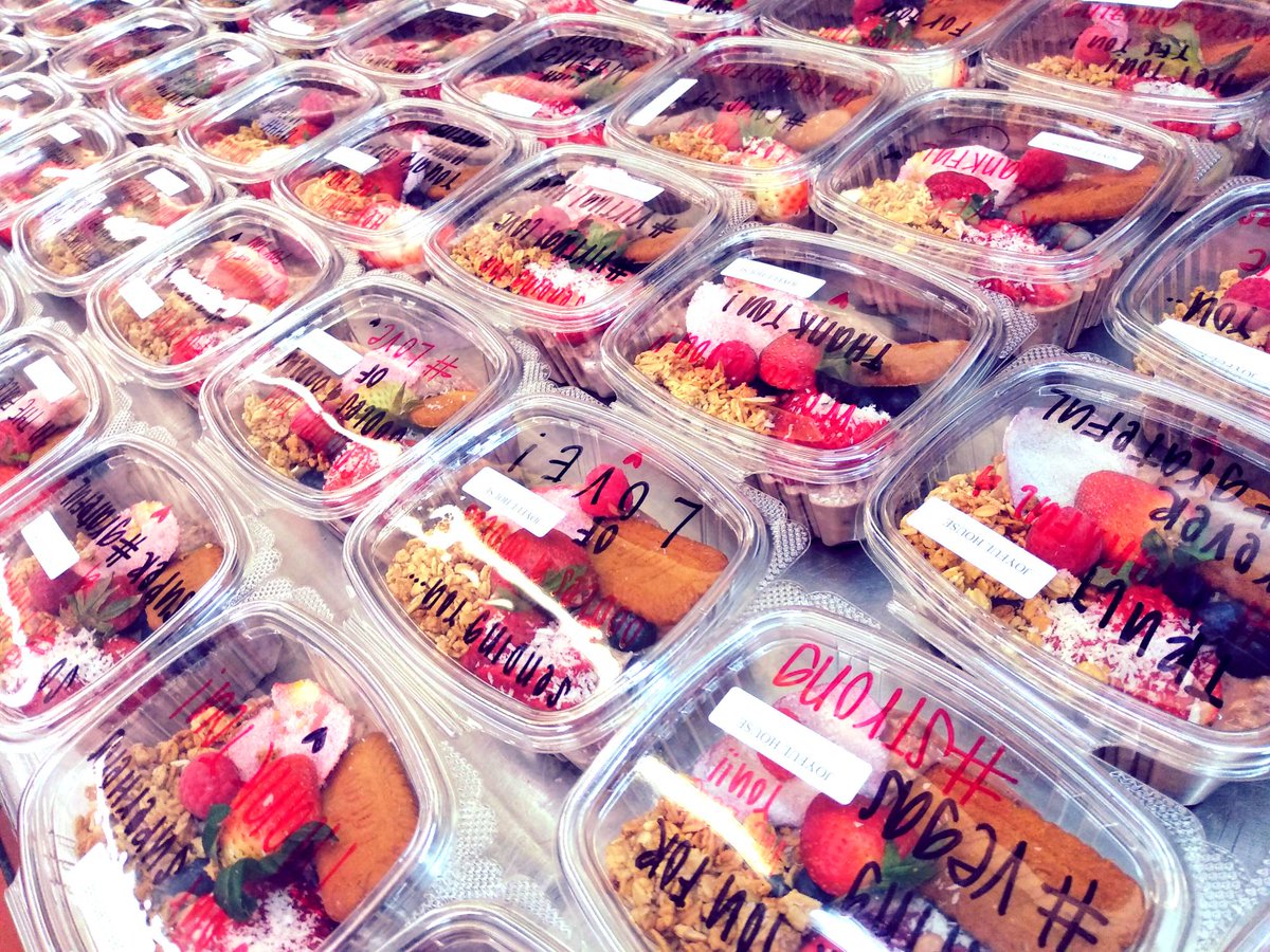 joyfullv's tweet image. Happy Easter everyone! Joyful House wanted to give back as much as we can back to our community. We would like to take this time to thank those who have donated money to this campaign and make this possible! Go UMC Hospital!

#HappyEaster
#GivingBack
#UMC
#ThankYouSuperHeroes