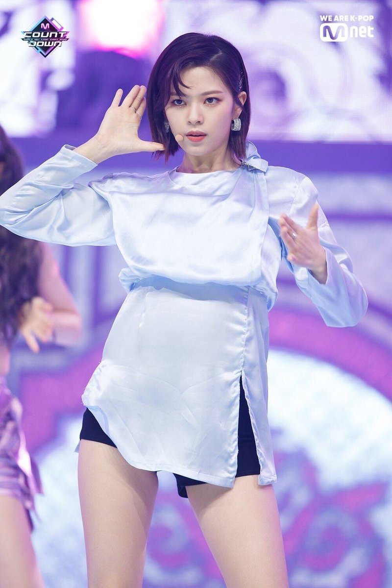 jeongyeon protection service on Twitter: "what type of SHIT is chochowon  smoking before giving these atrocities to jeongyeon… "