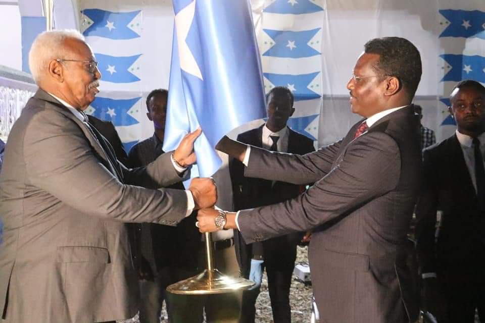 theindhayare's tweet photo. I like to send my congratulation to Galmudug state President Ahmed Abdi Kaire @MrQoorqoor for his commitment and the effort he made to solve the political differences with peaceful meaning. 
I also thank to Ahmed Xaaf for his  compromise to bring this united Galmudug.
#Galmudug https://t.co/vmPZLyXZd8