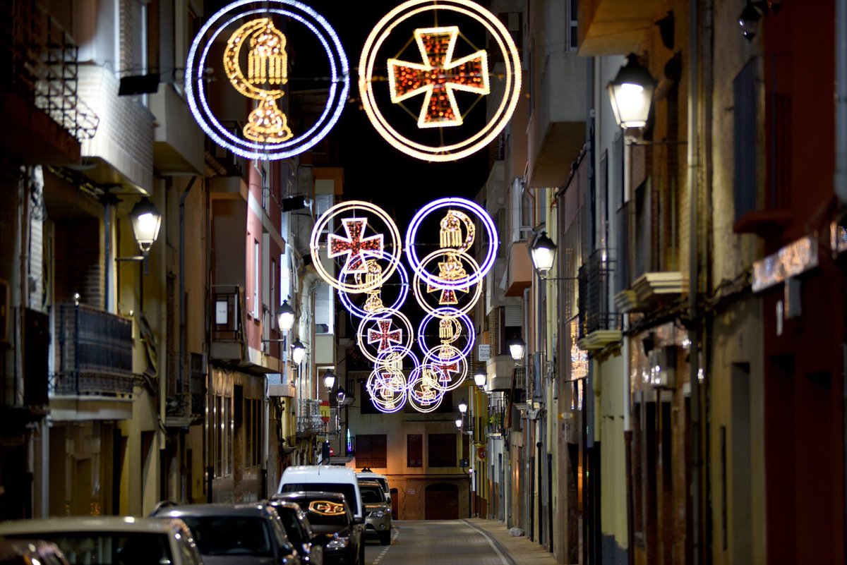 Ajuntament_BdM's tweet photo. Encesa de l'enllumenat de Festes #Açòtambépassarà https://t.co/eJ9AkgYPgF