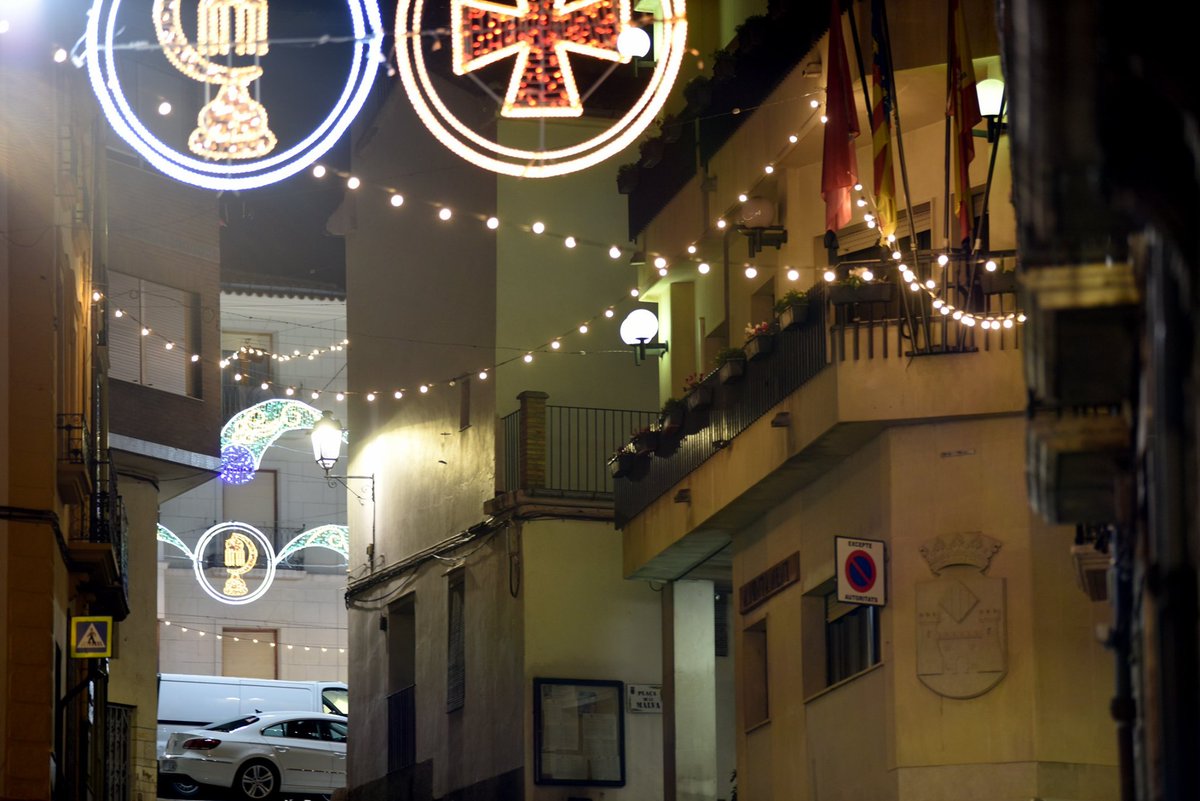 Ajuntament_BdM's tweet photo. Encesa de l'enllumenat de Festes #Açòtambépassarà https://t.co/eJ9AkgYPgF