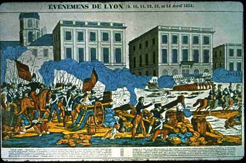 6)Ils commencent par pousser les ouvriers tisseurs de Lyon à la révolte début avril 1834. En effet les "canuts" craignaient que la loi contre les associations ne vise aussi leurs mutuelles. Ce qui n’était pourtant pas le cas