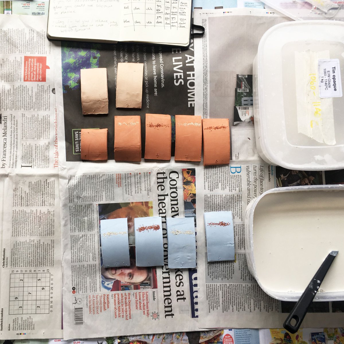 Glazing tests on different types of clay.
 🤗Can't wait to see how they all look like when they come out of the kiln! 
#terracotta
#earthenware
#blueclay