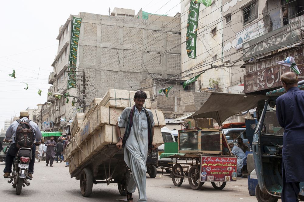 High risk areas for the spread of coronavirus in Pakistan - Karachi East - Faisalabad - Lahore World Bank mentions spots using migration data, they correctly predicted the outbreak in Karachi's east