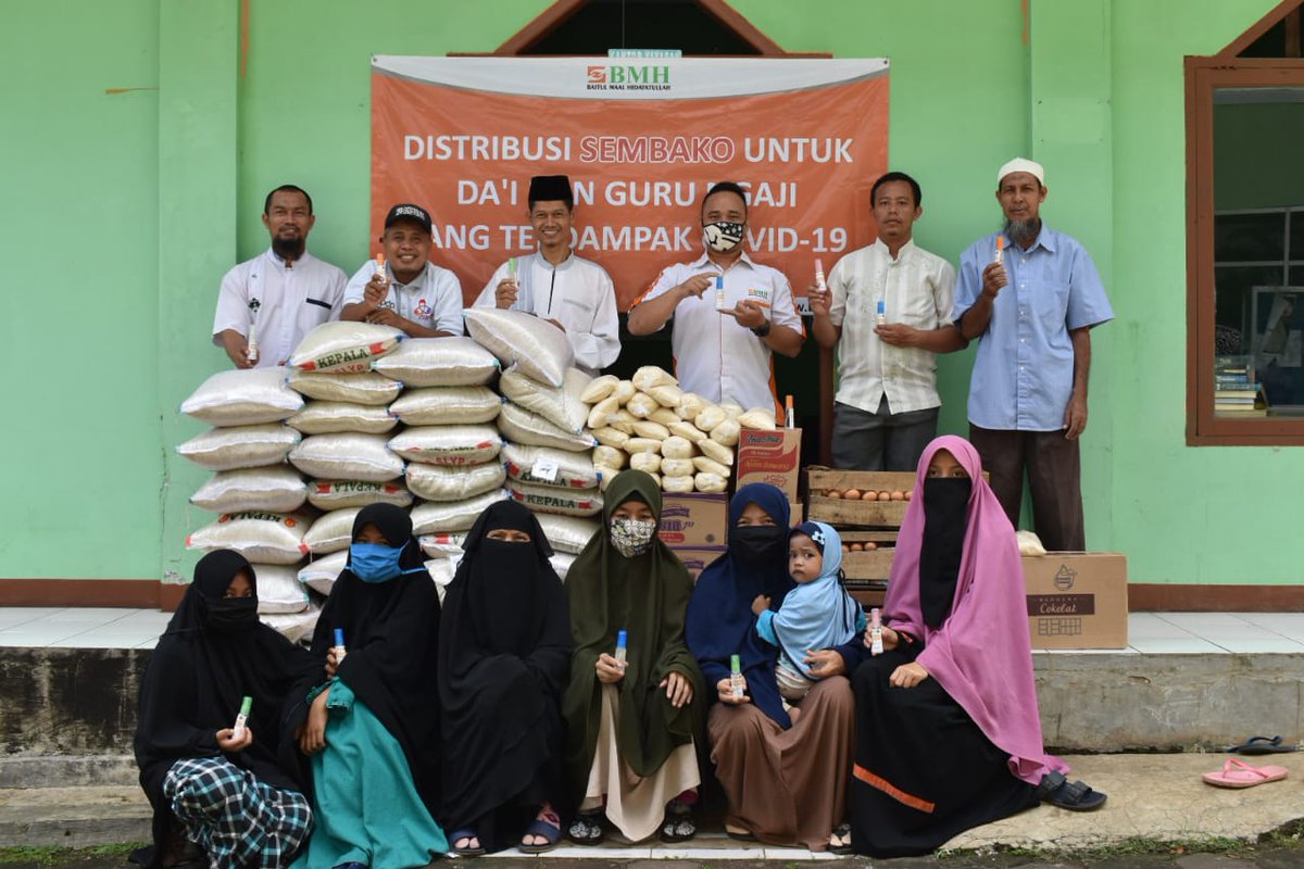 Alhamdulillah kami sudah menyalurkannya dari para donatur kami. Dan semoga para donatur yg sudah berdonasi kepada kami mendapatkan barokahnya dan manfaat nya dari santri Tahfidz Yatim Hidayatullah  dan Dhuafa. Dan semoga lebih banyak lagi donatur kami.  Amin.. 🙏🙏