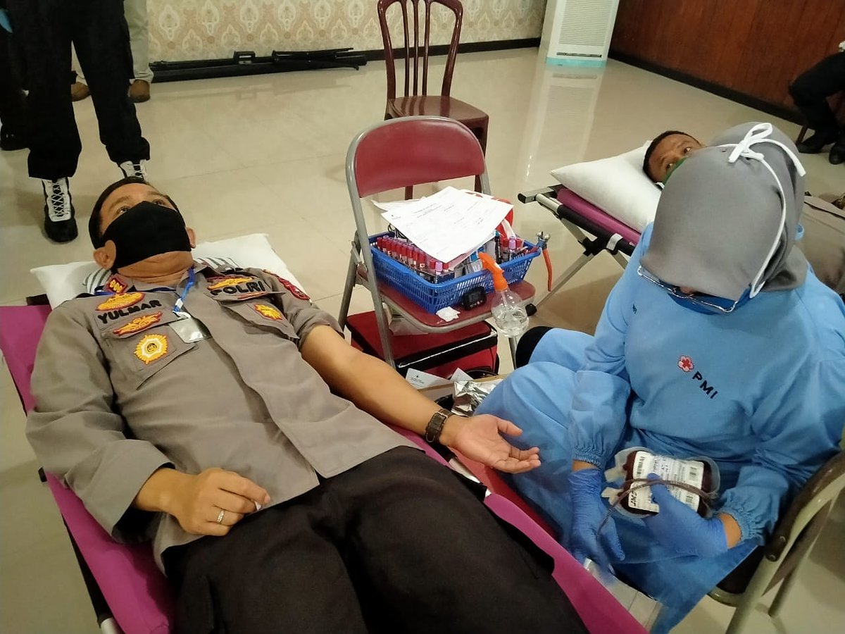 polrestapadang's tweet photo. Darahmu sangat berarti untuk Pencegahan VirusCovid-19

#Donordarahpolri https://t.co/WIEoFn99X1