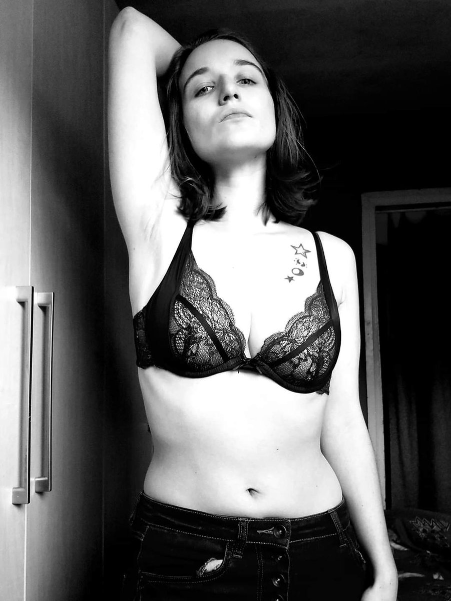 maureenhurard's tweet photo. Bon allez, je le fais...
The Face/ The Body
#facebody #bodypositivity https://t.co/ATz1hDZQci