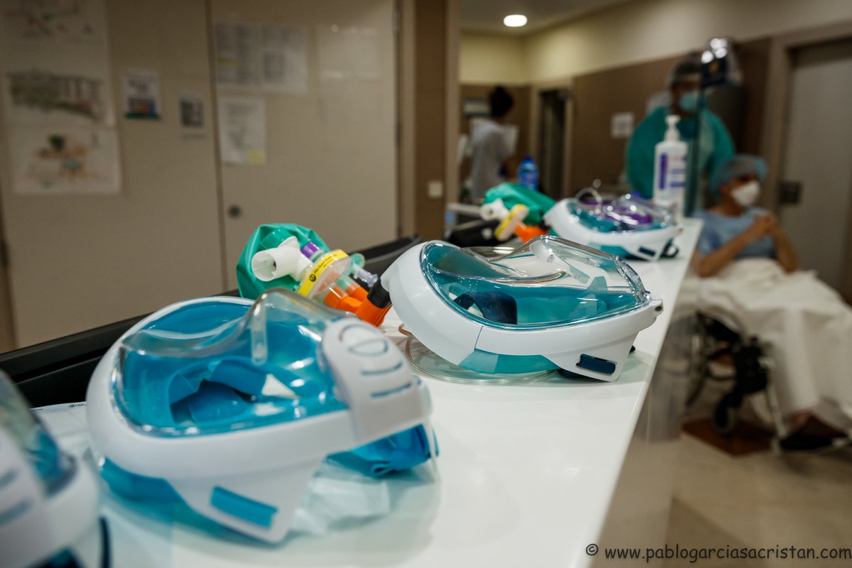 Gracias a la donación de @DecathlonES de 130 máscaras de buceo, profesionales de <a href="/Asepeyo/">Asepeyo</a> han fabricado una válvula para convertirlas en un sistema de ventilación para los pacientes COVID-19 
¡Gracias por enviarnos a Clínica CEMTRO!
📸 <a href="/pablogsacristan/">Pablo García</a>
economiadehoy.es/los-hospitales…