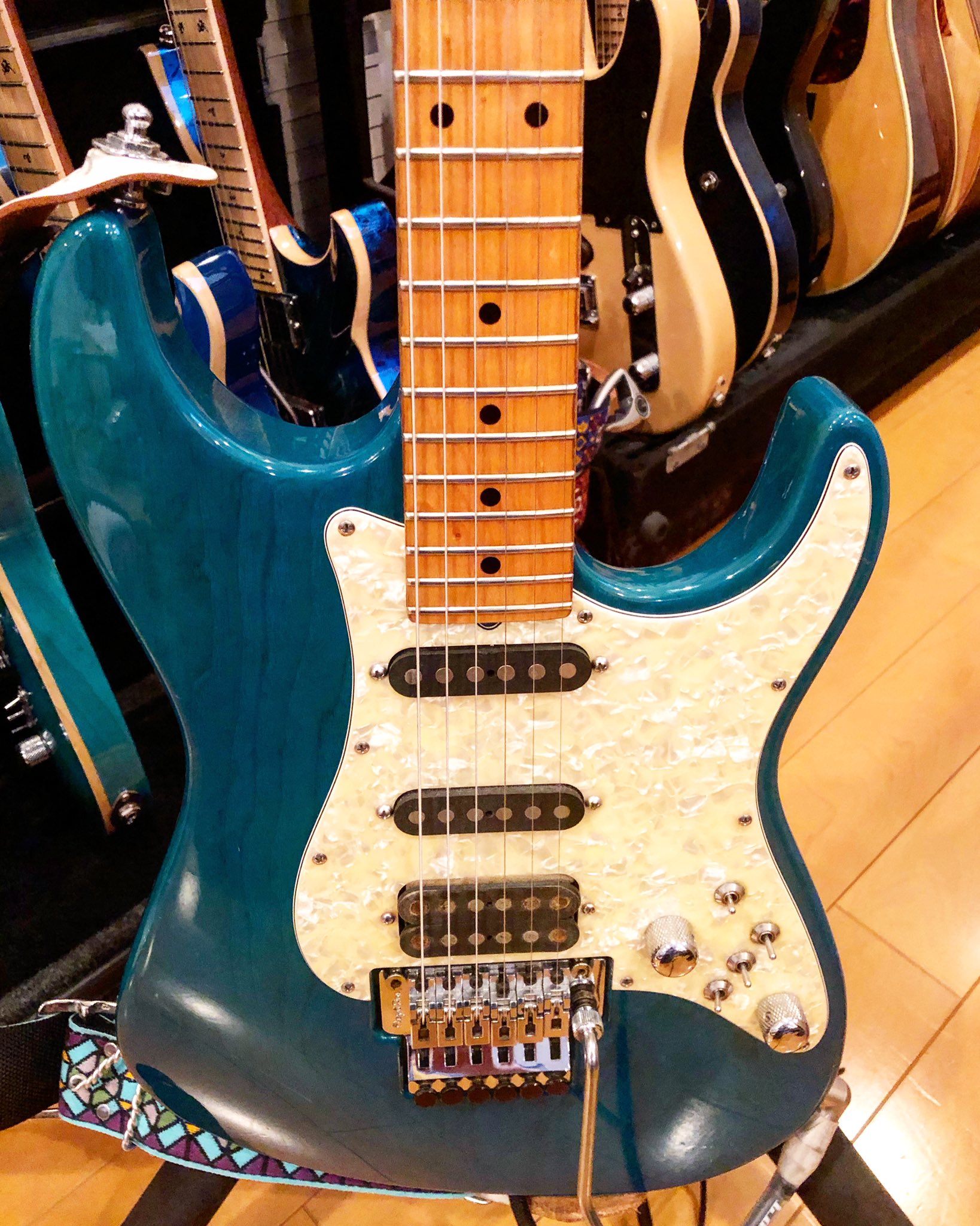 TOM ANDERSON The Classic ギター　トムアン　DAITA TOM ANDERSON Drop Top Classic Arctic White with Binding 2020