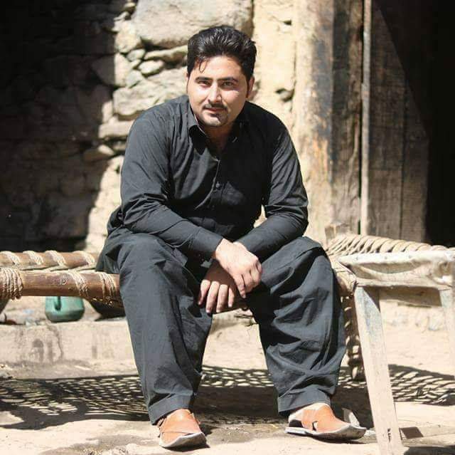 tahir_ali50's tweet photo. د مذهب بنیادپرستو! د انسان خونرېزي بند کړئ
لوی مذهب انسانیت دی، محبت لویه سجده ده
#13thApril
#MaShalDay
#RemembringMashalKhan https://t.co/26dHl9tqKA