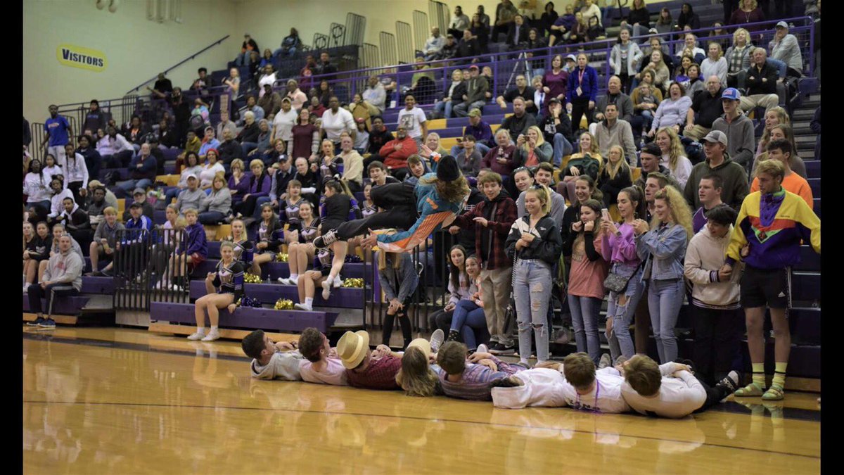 report_ws's tweet photo. Give up bro ,@BarstoolBush you’ll never be better than us at anything, especially not our student section. https://t.co/mmVQlxZiQw