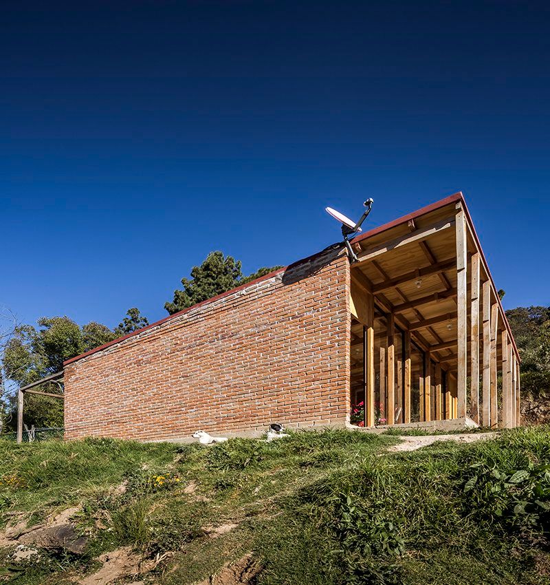 designboom's tweet photo. . @EstudioManuel creates bioclimatic social housing for workers in salazar, mexico https://t.co/sw2E76yt5N https://t.co/IkgEVbAX9I