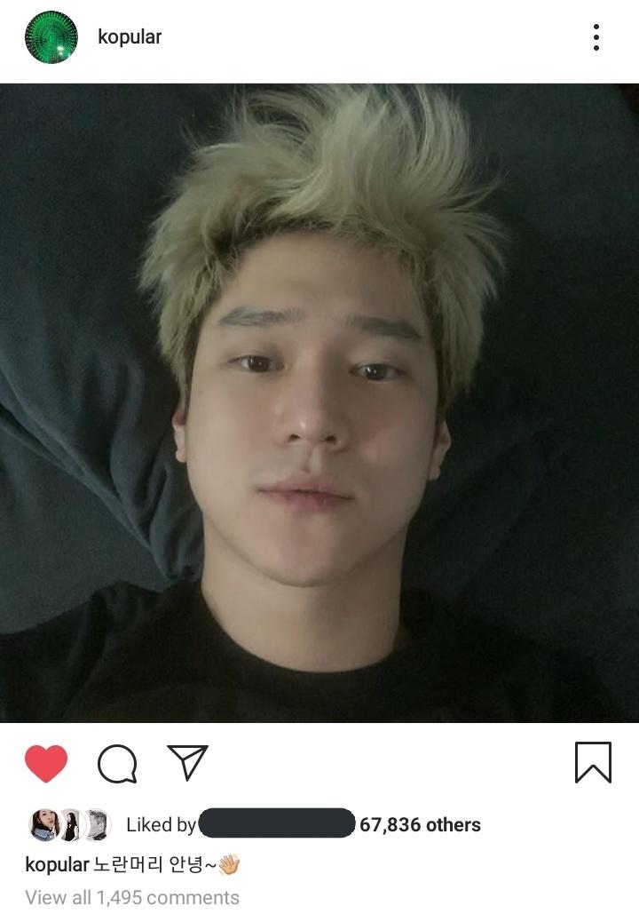 628Updates's tweet photo. #GoKyungPyo already changed his hair color. Filming for #JTBCPrivateLife is really soon 🤗

1st pic (Yesterday): Bye blonde hair~👋
2nd pic (Today): Hello black hair? 👋 Hi~

📸https://t.co/7WgLB0Sre8 https://t.co/foQfhBCq6x
