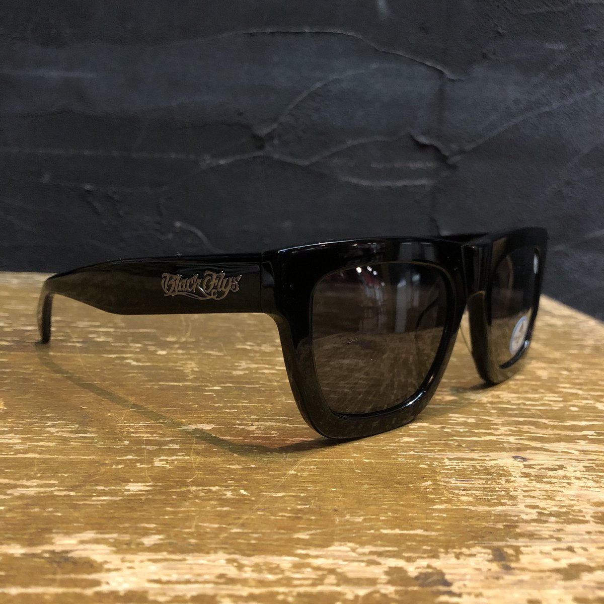 BLACK FLYS NOODLES FLY ¥14,500(+tax) OFFSPRINGのギタリスト 