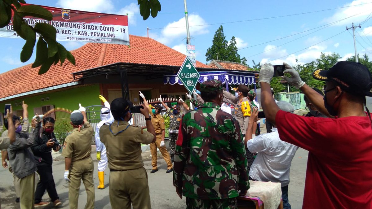 wanamulya2's tweet photo. Pencanangan posko cegah covid-19 Desa Wanamulya, oleh bpk Kapolres Pemalang.(13/4)
@PemkabPemalang
@dinpermasdespml
@puspindes
@hirmanofficial https://t.co/vS700tBH1D