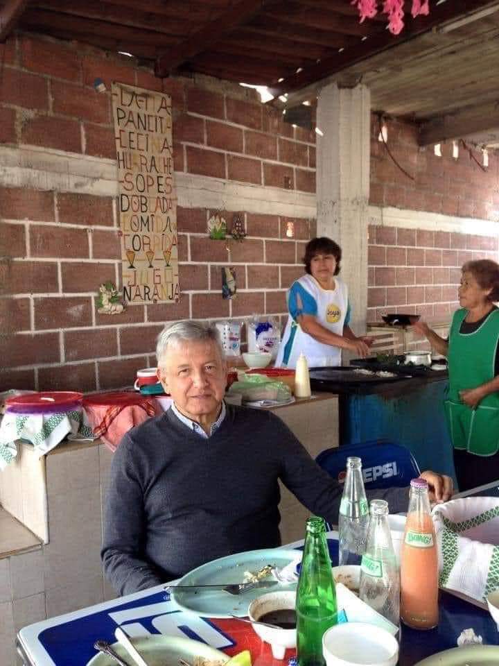 Matador08640286's tweet photo. ¿Comerías junto AMLO? 🇲🇽 https://t.co/5SvKGds3D0