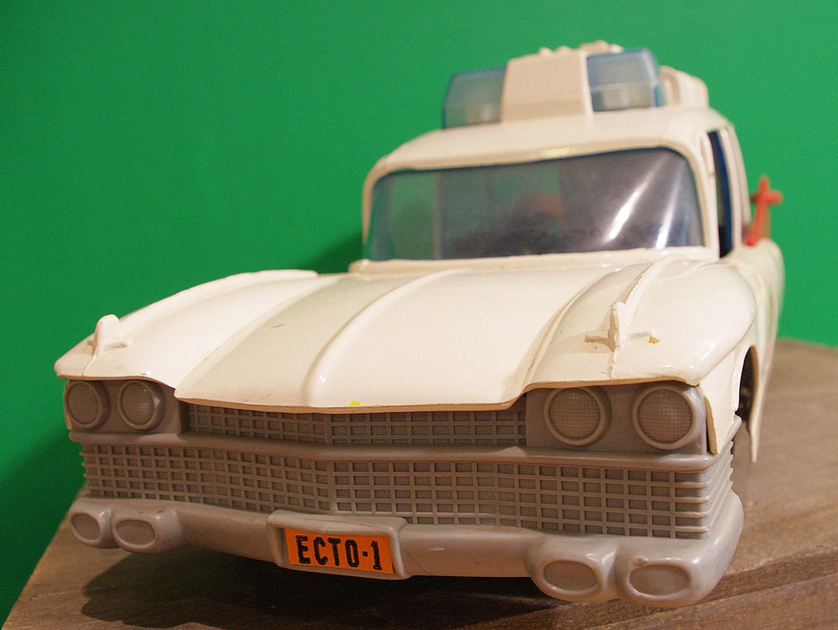 Up first, Ecto-1 from The Real Ghostbusters, Starroid Raiders Yog, A bunch of   #Tomland Star Raiders, Ideal Star Team Knight of darkness. Some solid   #StarWars knockoffs in this batch, and a couple of   #mego likes.