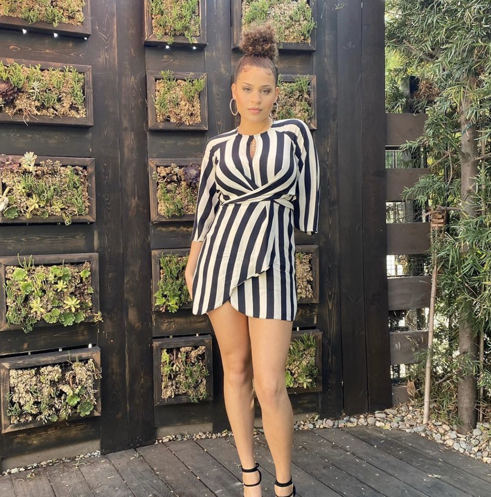 dabuttlover69's tweet photo. Sexy Evening Plans #HappyEaster #QuarantineLife #QuarantineDays #StayHome #legs #athome #cutie #CaramelCuties #QuaratineAndChill #calibae #thicktitties #QuarantineBae #thicc #prettytitties #hottie #naturalboobs #bae #cutieswithboobies #heels #thickology #thickologist #thickthot https://t.co/oToclOAaIl