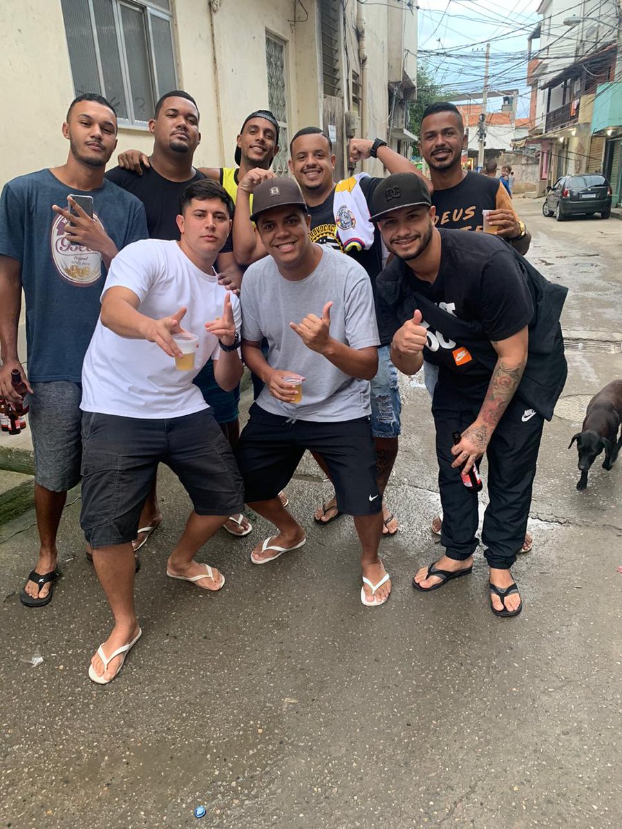 JeansantanaPR's tweet photo. Carnaval vcs tão fudido pprt .
#PRpresente https://t.co/VsTikAIrCp