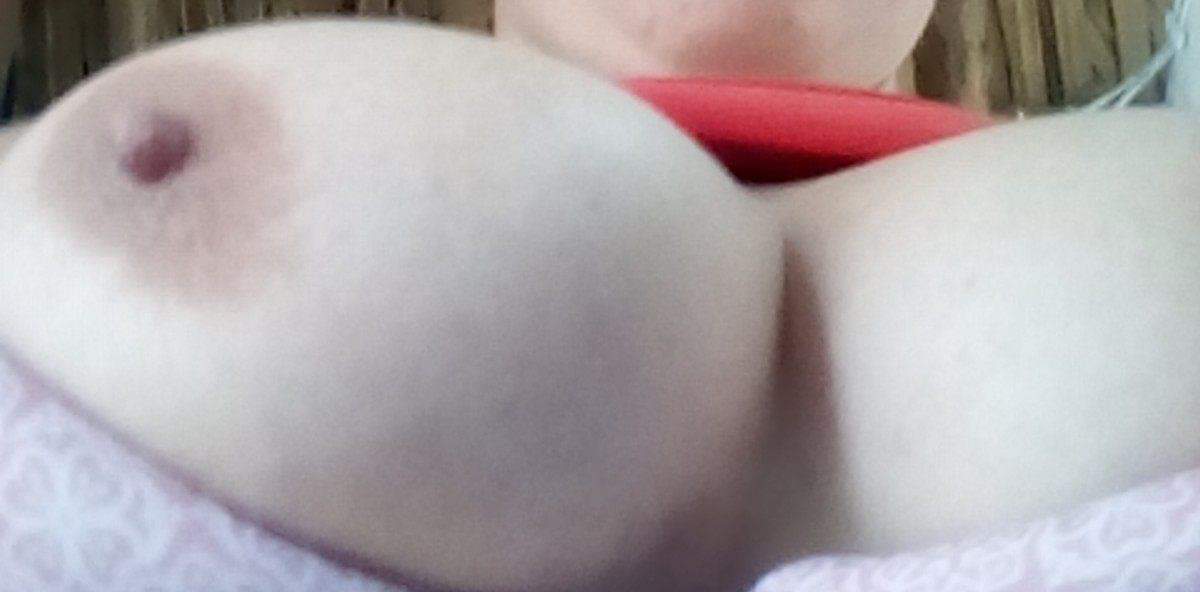 ياجماعه صباح الخير في ولد خول عامل صافحه نفس الاسم وقول حاجه ده مش انا انا عرافت قول الناس على الفيس بوك وعلى توتر وعلى استجرام انجي صليب واحده فقط