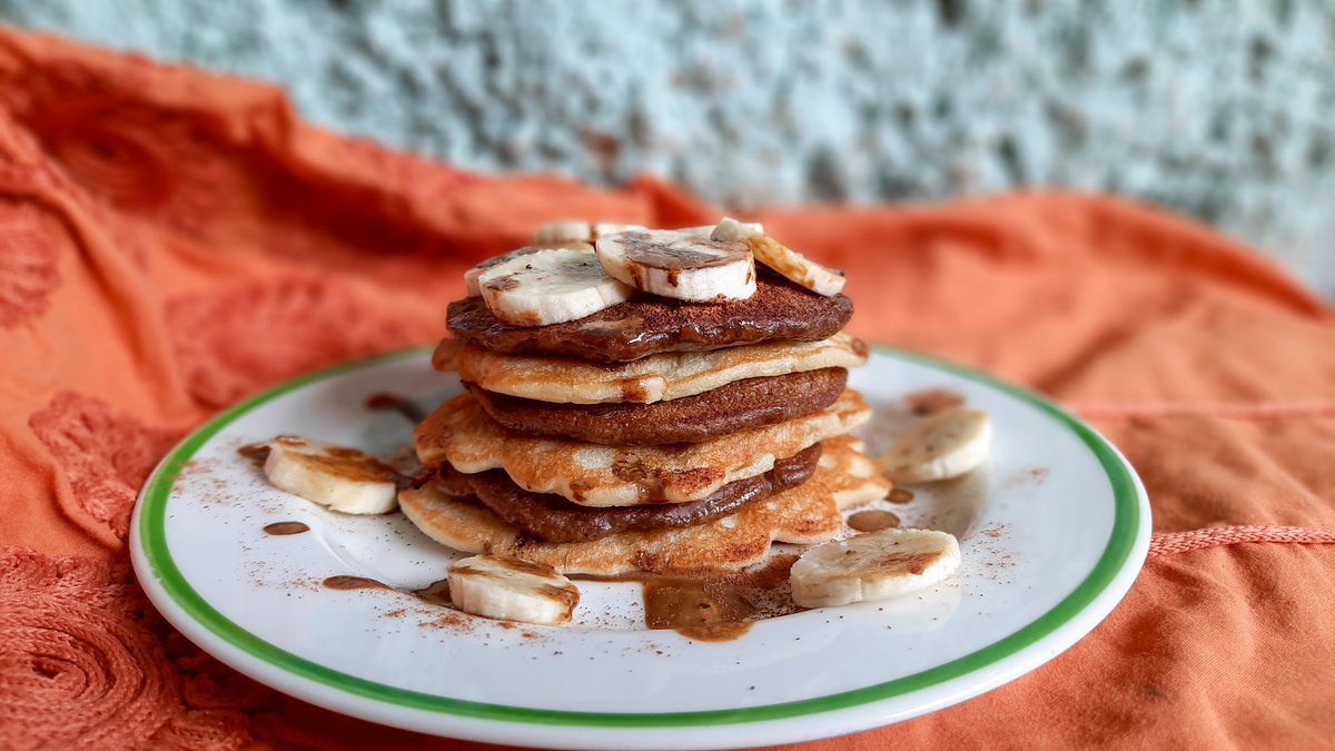 ditaannisap_'s tweet photo. Vegan waffle - vegan pancake - smoothie (date, cassava fermented a.k.a tape, chia seed, soy milk)🤤🌱 https://t.co/WSz2sJdxcP
