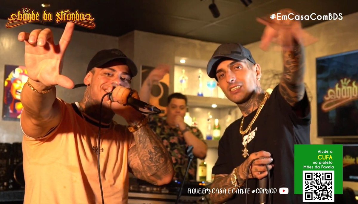 central_diethug's tweet photo. os melhores do mundo! obrigado pela live, live sensacional, vibe maravilhosa!!! 14 anos de bonde da stronda, na moral, vagabundo tem q respeitar esses dois, a história desses dois!!!! https://t.co/thhuv6KRcT