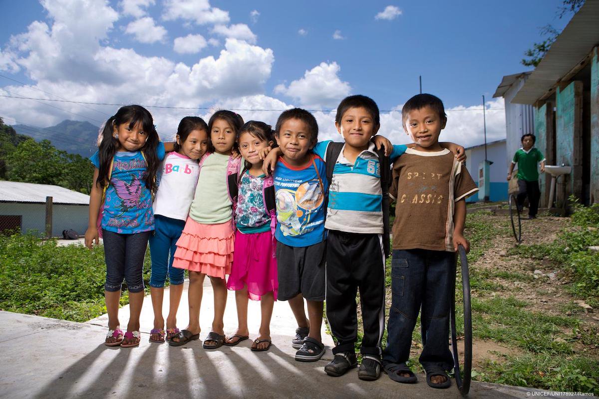 UNICEFEducation's tweet photo. How do you say "friend" in your language? 

#ForEveryChild, friendship😄💚💛 https://t.co/TbDEVfX8ng