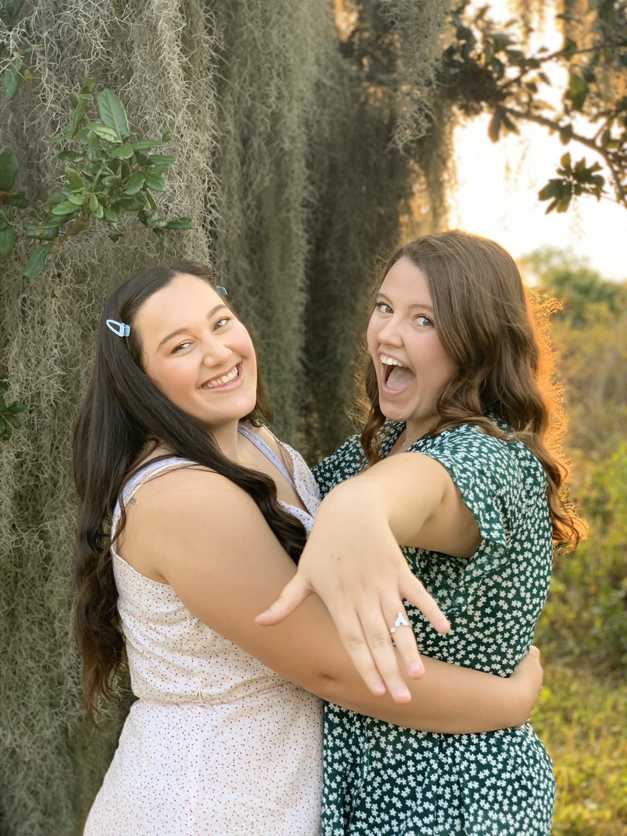 kissywillow's tweet photo. What it would look like if two fools got engaged https://t.co/8rB7j1iEn0