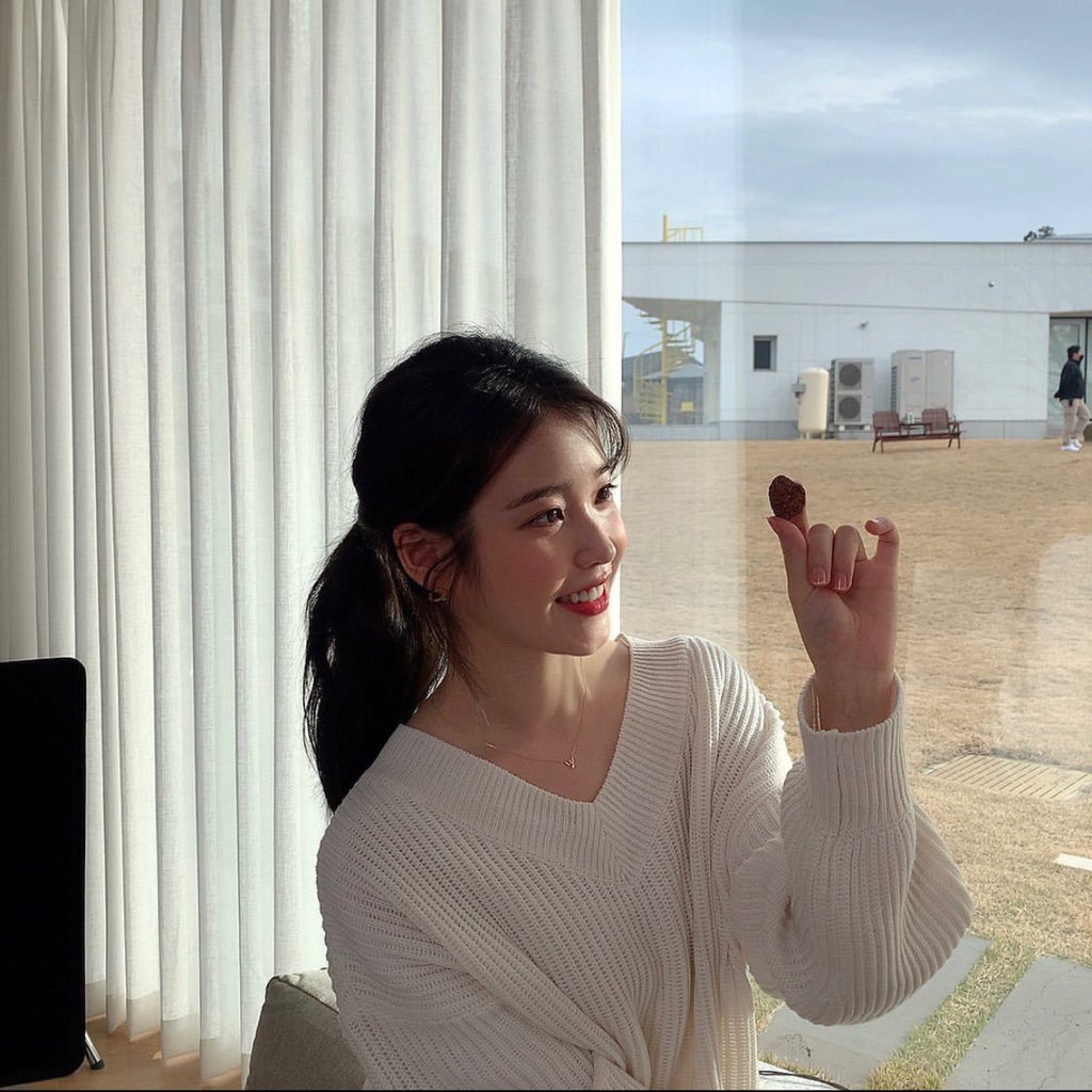 IU as your girl crush — a thread