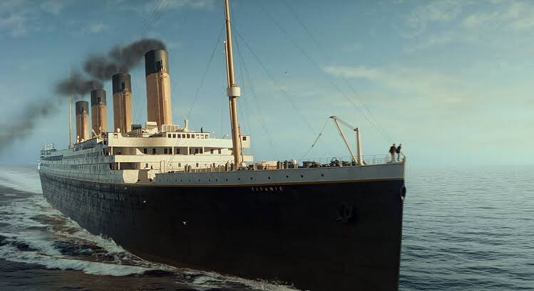 Hari ini, 13 April 1912.Rumor berhembus kencang di kalangan kru kapal Titanic dan sebagian penumpang.Titanic bs jadi akan mendapatkan Blue Riband. Sebuah rekor kecepatan ocean liner. Titanic bs jd akan tiba di New York sehari lebih cepat.