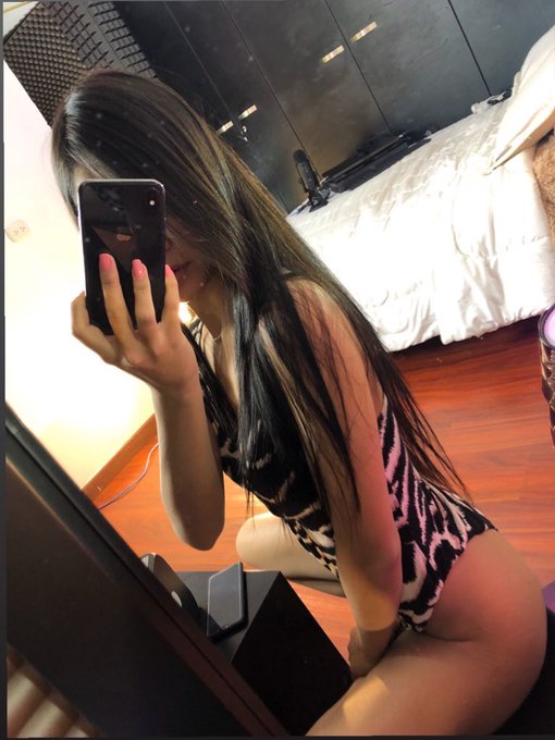 Petite? https://t.co/iQPMftdaFn