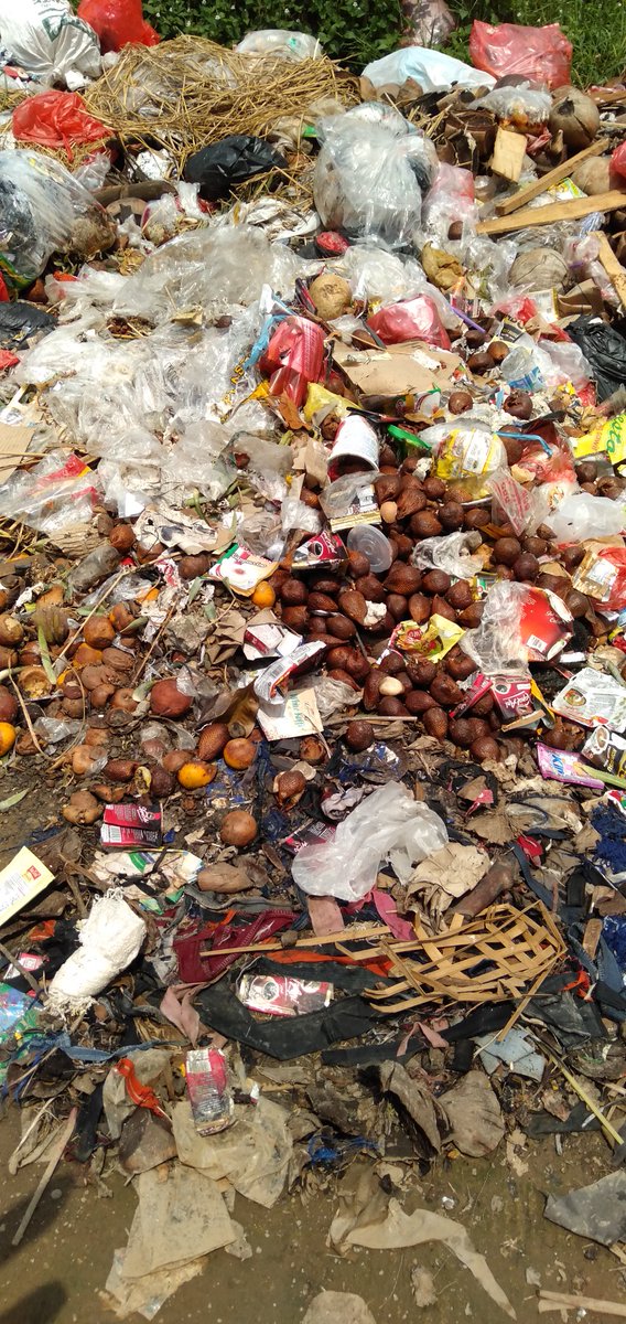 DhafirBibit's tweet image. hasil mulung siang ini, mudah²n menjadi sesuatu yg bernilai, demi sebuah kemandirian dan memanfaatkan limbah organik yg melimpah dengan alat yg sederhana kita olah jadi pupuk organik
kelakuan petani #lahanSempit yg nyambi jdi pemulung ea om @Syawaludin3687 @agrofood_plant