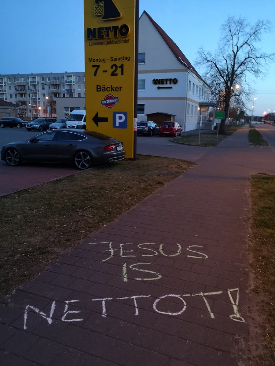 schneefix777's tweet photo. Er ist auferstanden!
#osterflashmob https://t.co/Hg0FPGug4b