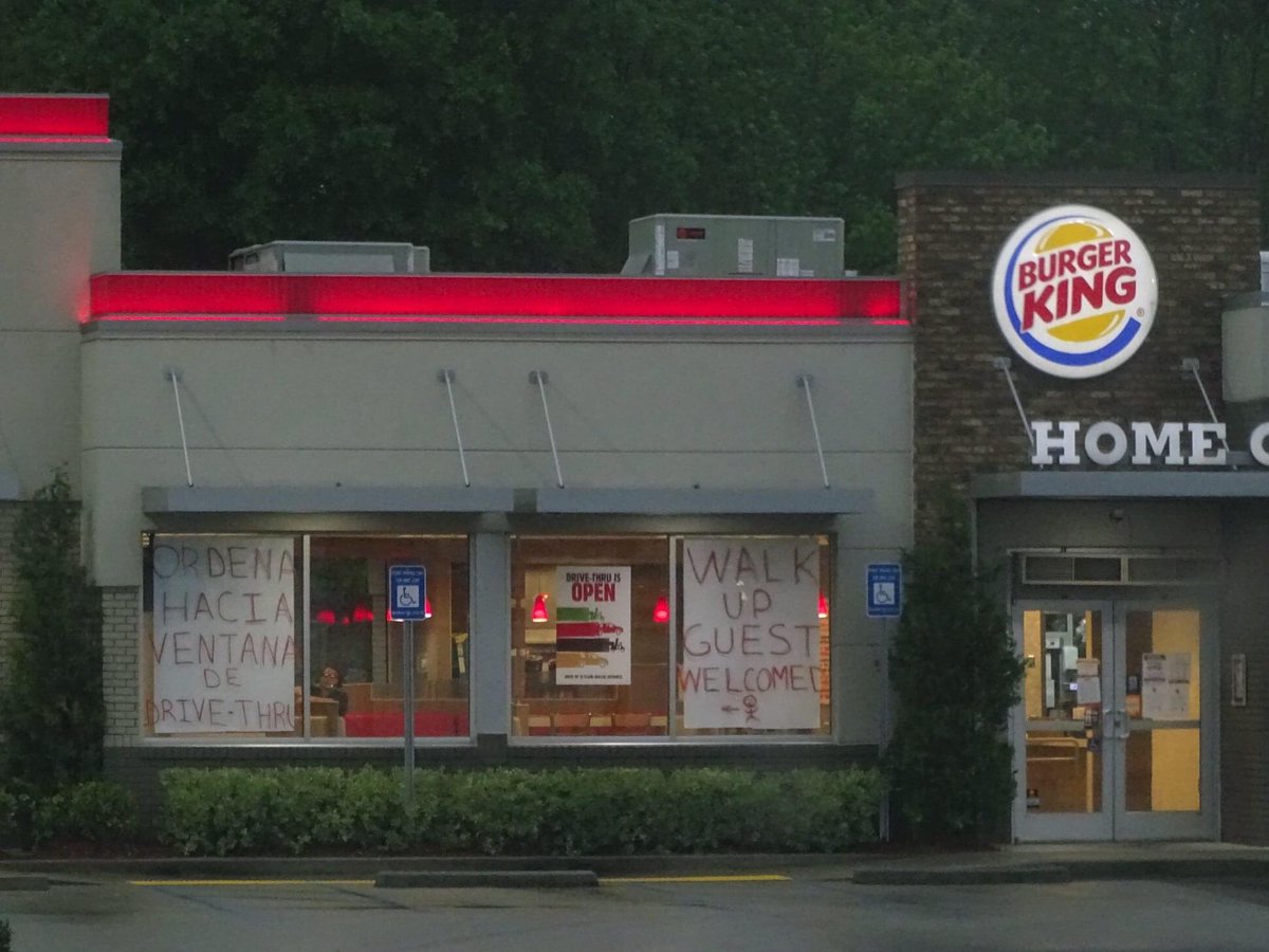 SkyAnalysis's tweet image. 40 miles north of GA couldn't help but notice that no one had any gloves, masks, or cares at all... almost as if no important public health emergency was going on. @BurgerKing still doing dine in??