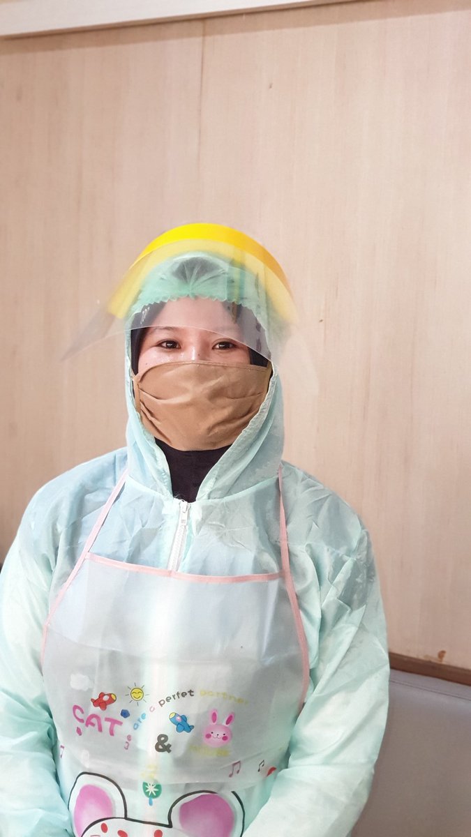 EfbiforKlinik's tweet photo. Yeaaay,  terima kasih kepada Orbita Celebes Eye Center, melalui dr.@adelinapoli SpM, untuk bantuan face shield sebagai kelengkapan APD tim medis kami.
#efbiformencegahkorona https://t.co/KdJyEajGVa