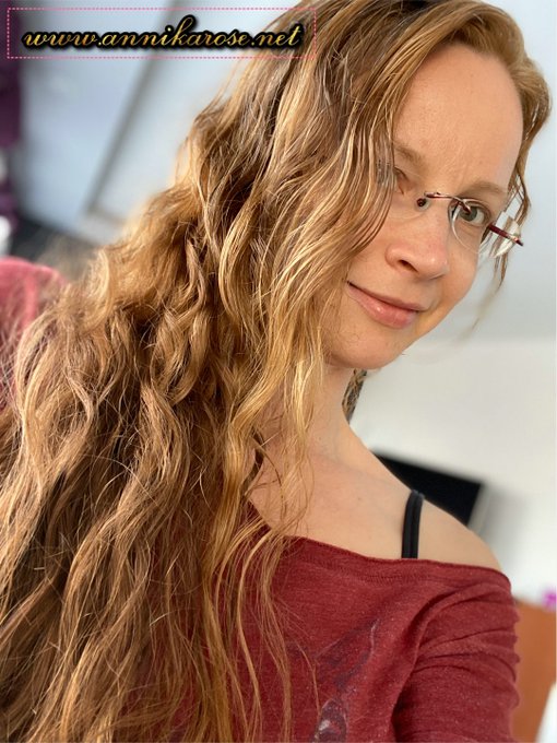 Letzter #Feiertag. Morgen wieder #arbeiten. Wer freut sich? 🤪😬 https://t.co/vK5DoGV0NZ<a href="/tag/feiertag"class="tags">#Feiertag</a><a href="/tag/arbeiten"class="tags">#arbeiten</a>