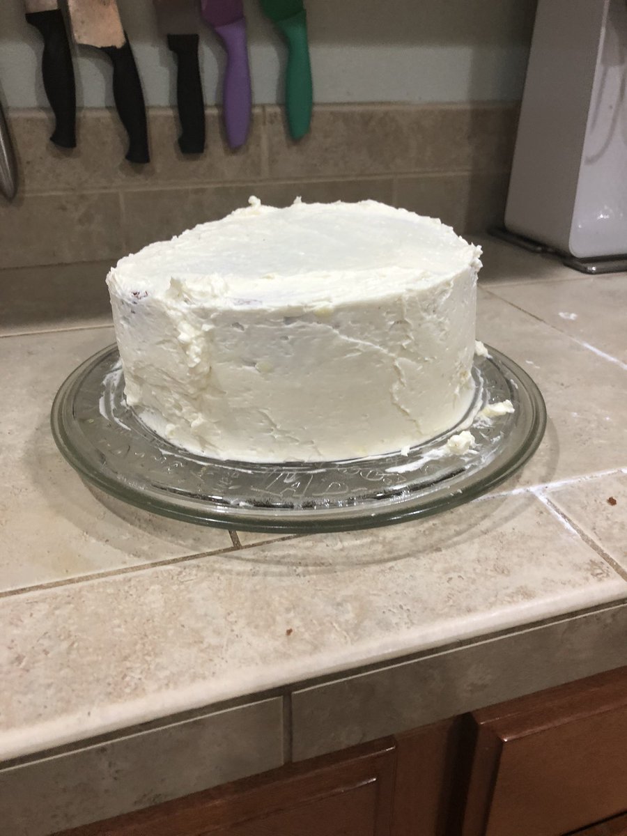 aquarian129's tweet image. Decided to make a cake today. I don’t have a turntable at home, so I borrowed the one from the microwave. #MacGyveredBaking #PastryProblems